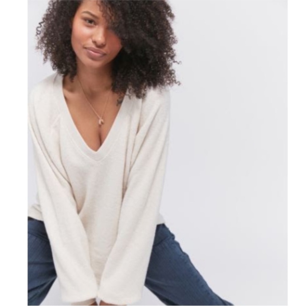 UO Cozy V-Neck Cream Sweater terrycloth style size small
